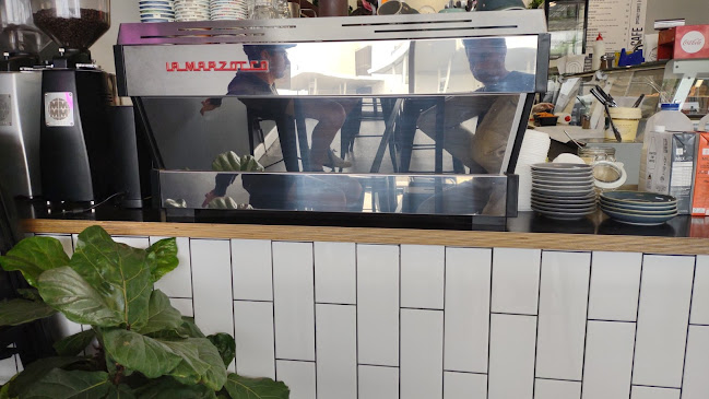 Comentarii opinii despre Peckish Cafe & Takeaway