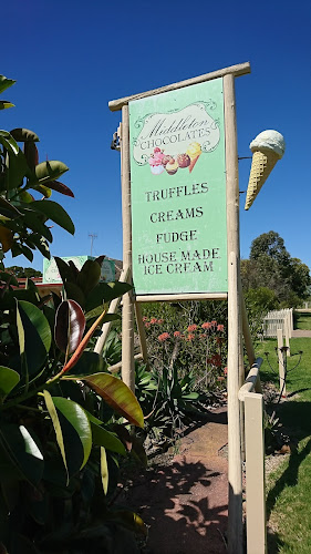 Opinii despre Middleton Ice-Cream and Chocolates în Middleton - Hospitality and gastronomy