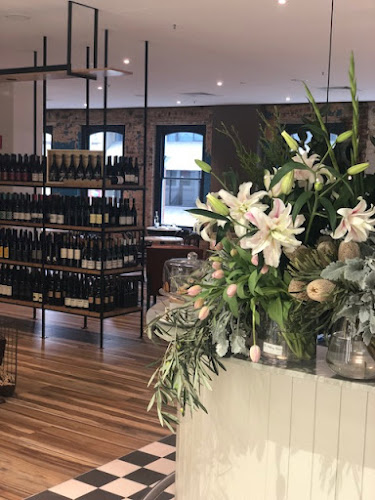 Comentarii opinii despre Johnston & Miller