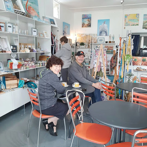 1 Pier St, Urangan QLD 4655