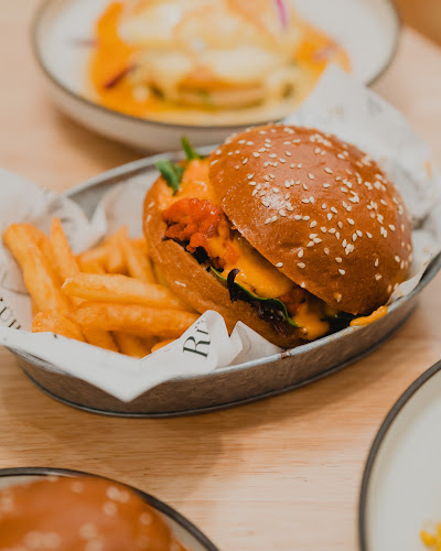 Comentarii opinii despre RÜH Wollongong