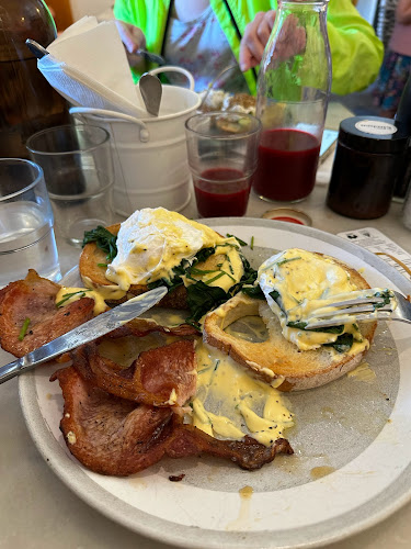 Willa Coffee Shop - Hospitality and gastronomy