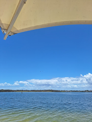 4 Tay Ave, Caloundra QLD 4551