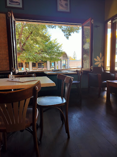 Comentarii opinii despre Henrys Cafe Brasserie