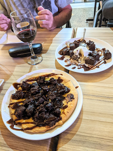 Comentarii opinii despre Sandy's Bar + Grill