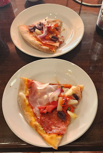 Opinii despre Pazza Pizza în Melbourne - Hospitality and gastronomy