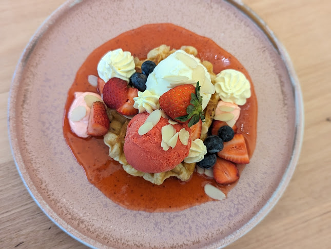 Funkey Monkey Cafe - Lakes Entrance