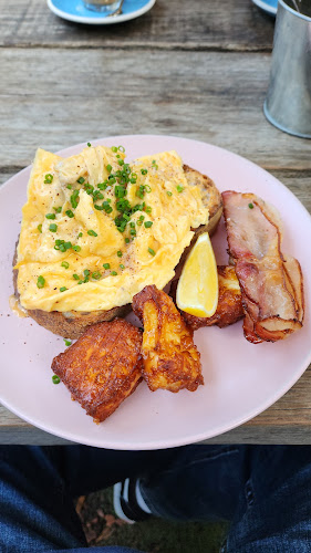 Comentarii opinii despre Peter Rabbit Cafe