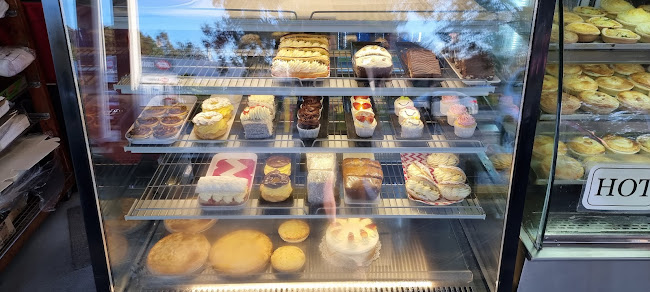 21 Hansford Rd, Coombabah QLD 4216