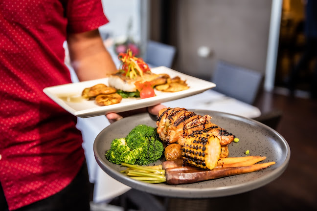 Golden Beach Tavern - Hospitality and gastronomy