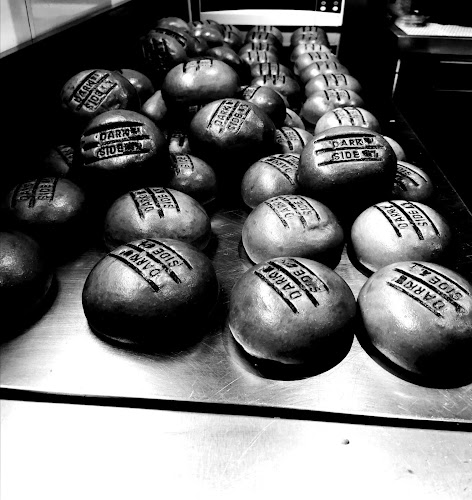 Opinii despre Dark Side în Melbourne - Hospitality and gastronomy