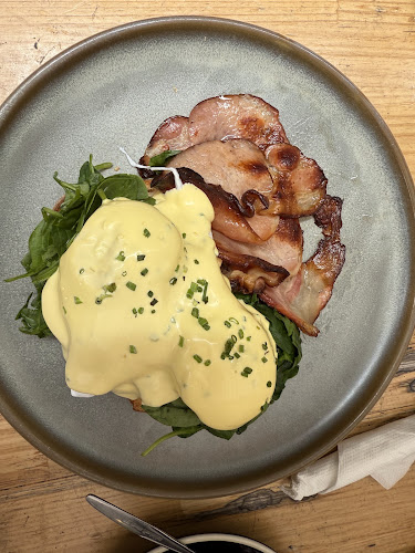 Corner & Bench - Hospitality and gastronomy