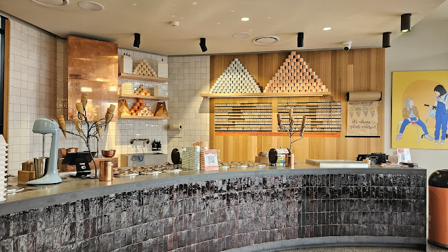 Spilt Milk Bar - Hospitality and gastronomy