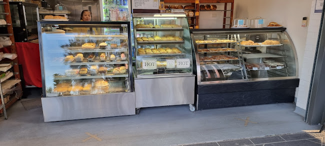 21 Hansford Rd, Coombabah QLD 4216