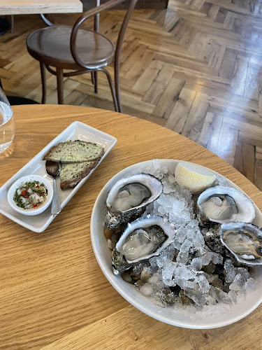 Comentarii opinii despre Fishbank Bar & Grill