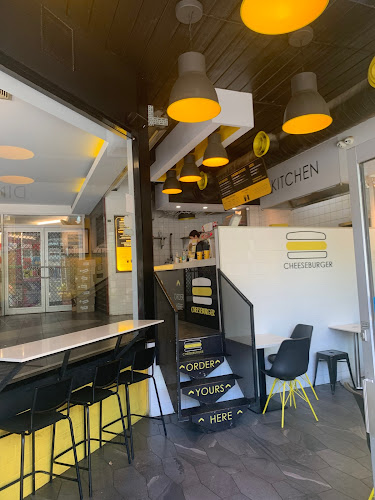 Cheeseburger Adelaide - Hospitality and gastronomy