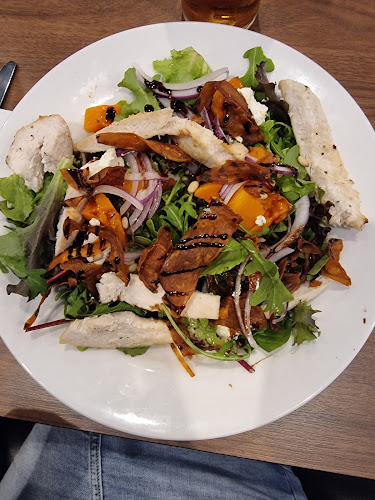 Comentarii opinii despre The Avenues Tavern - Av Tav