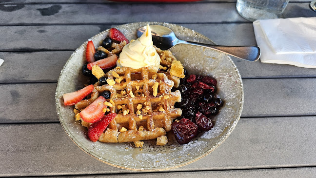 The Deck Cafe Lovedale - Hospitality and gastronomy