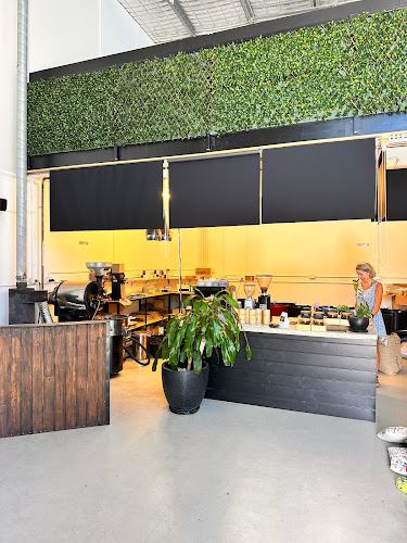 Opinii despre Coffee Beans Shop în Burleigh Heads - Hospitality and gastronomy