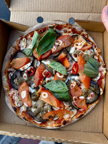 Pazza Pizza - Hospitality and gastronomy