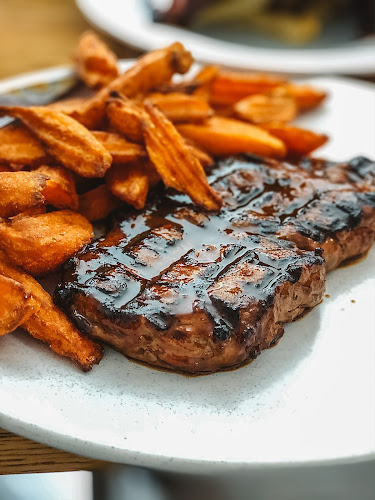 Hurricane's Grill Darling Harbour - Hospitality and gastronomy