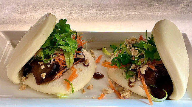 RQ'S Tavern - Hospitality and gastronomy