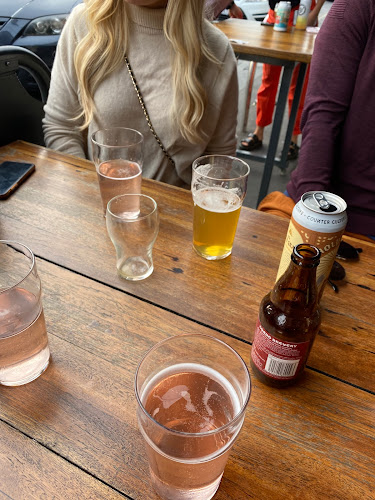 Hippo Bottle & Bar - Hospitality and gastronomy