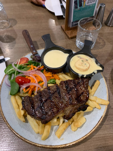 11 Main St, Ellenbrook WA 6069