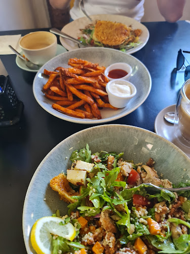 Tulip's Cafe - Hospitality and gastronomy