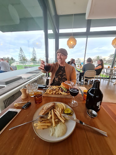 Opinii despre The Beach House în Jindalee - Hospitality and gastronomy