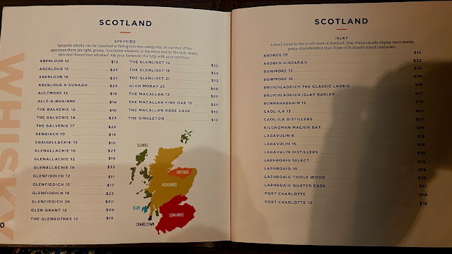 Opinii despre Three Wolves în Cairns City - Hospitality and gastronomy