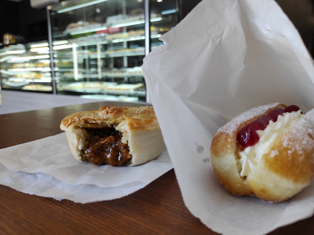 Heats Bakery - Hospitality and gastronomy