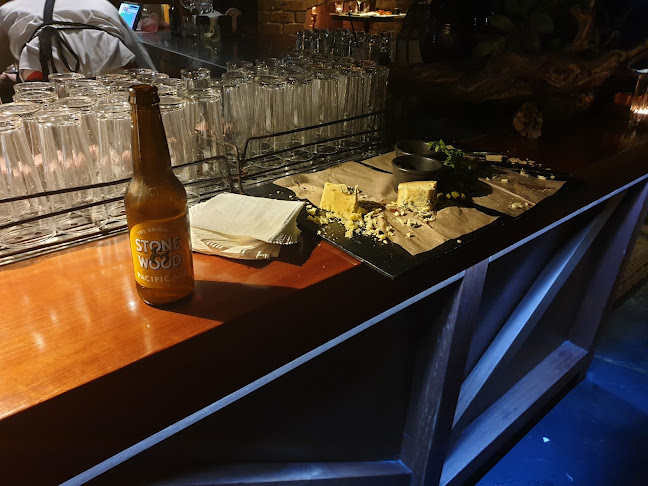 Regatta Hotel - Hospitality and gastronomy