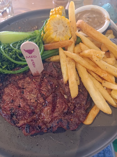 136 Point Cartwright Dr, Buddina QLD 4575