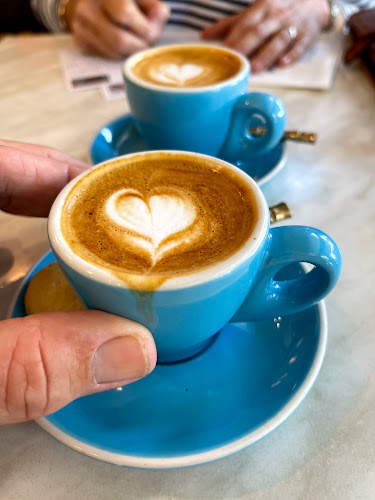 VINVERO Espresso & Eatery - Hospitality and gastronomy