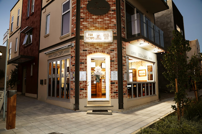 SALTY DOG SEAFOOD AND GRILL - Hospitality and gastronomy