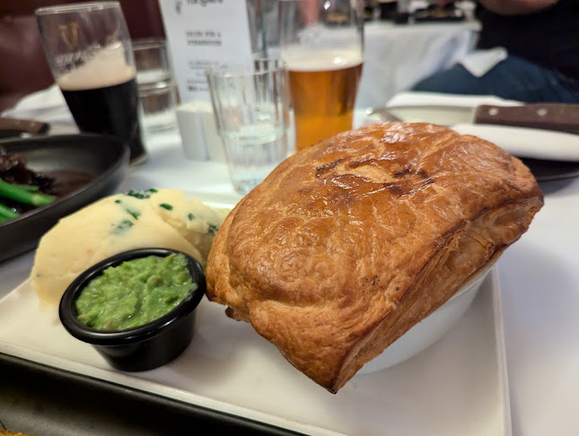 Comentarii opinii despre Fibber McGee's