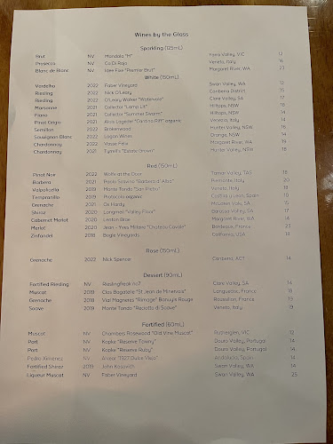 Steamers Bar and Grill - Hospitality and gastronomy