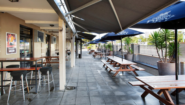 North Wollongong Hotel - Hospitality and gastronomy