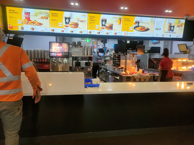 McDonald's M4 West - Hospitality and gastronomy