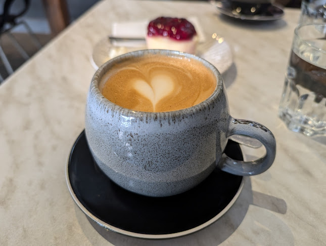 Comentarii opinii despre Black Cup Cafe