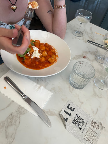 Comentarii opinii despre Left Bank Melbourne Restaurant & Cocktail Bar