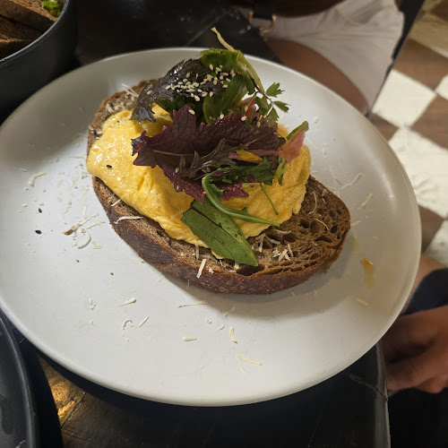 Earth Walker & Co General Store & Cafe - Hospitality and gastronomy