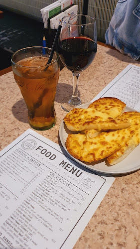 Comentarii opinii despre The Old Town 'N' Country Tavern