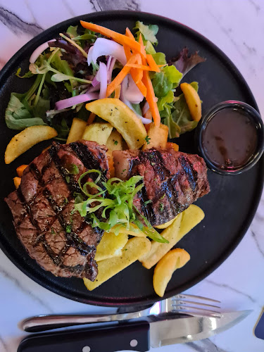 Chevron Tavern - Surfers Paradise