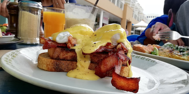 Machine Laundry Cafe