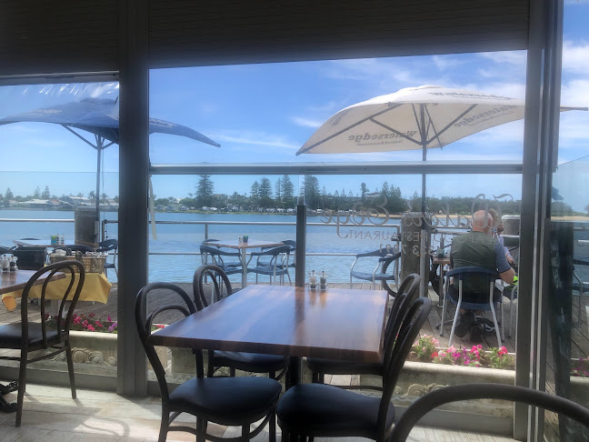 Opinii despre WatersEdge Seafood Restaurant în The Entrance - Hospitality and gastronomy