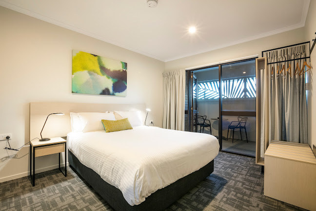 Kawana Waters Hotel - Hospitality and gastronomy