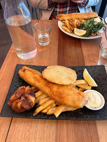 Opinii despre The Fish & Burger Co. în Melbourne - Hospitality and gastronomy