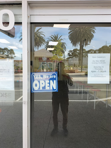 Food and Noodle Paradise - Hospitality and gastronomy